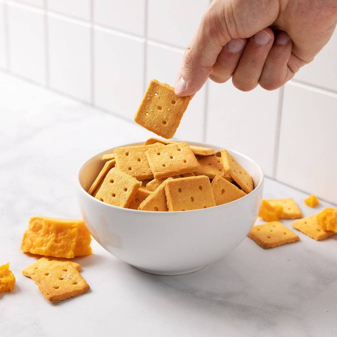 Highkey Almond Flour Crackers: Cheddar