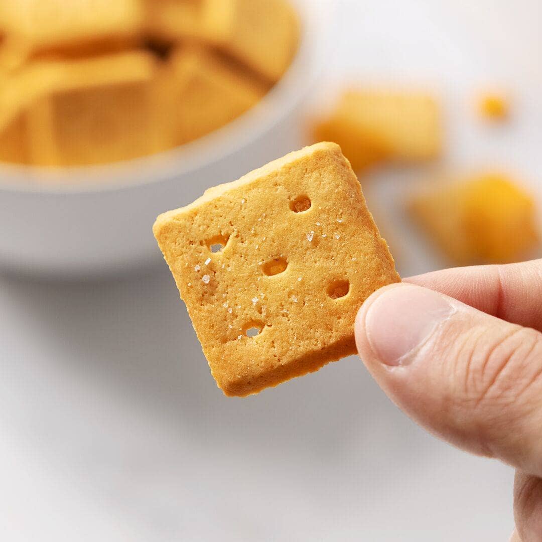 Highkey Almond Flour Crackers: Cheddar